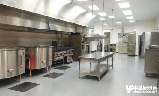 全球贸易受挫，三大因素压顶，世界是否迎来新一轮危机