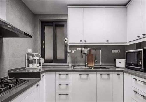 鸿扬宅配橱柜代理