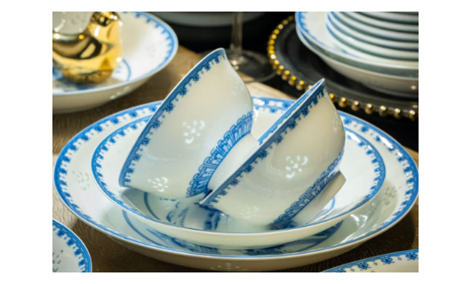 陶瓷餐具套装2025年流行色:莫兰迪色系+手绘艺术,小红书爆款“网红款”实拍,颜值即正义的餐桌革命