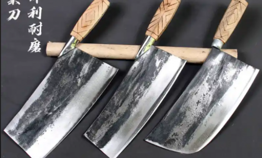 手工锻打菜刀值得买吗？3位大厨实测对比，这把“匠人刀”让切菜效率翻倍！